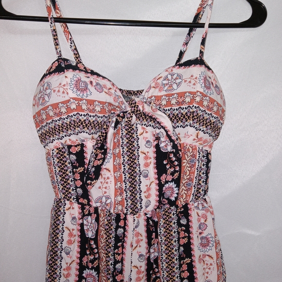 Lily Rose Floral Boho Cropped Jumpsuit Romper Womens Size XS - Picture 3 of 16